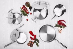 Hrnec Yumi s poklicí 2,4 l