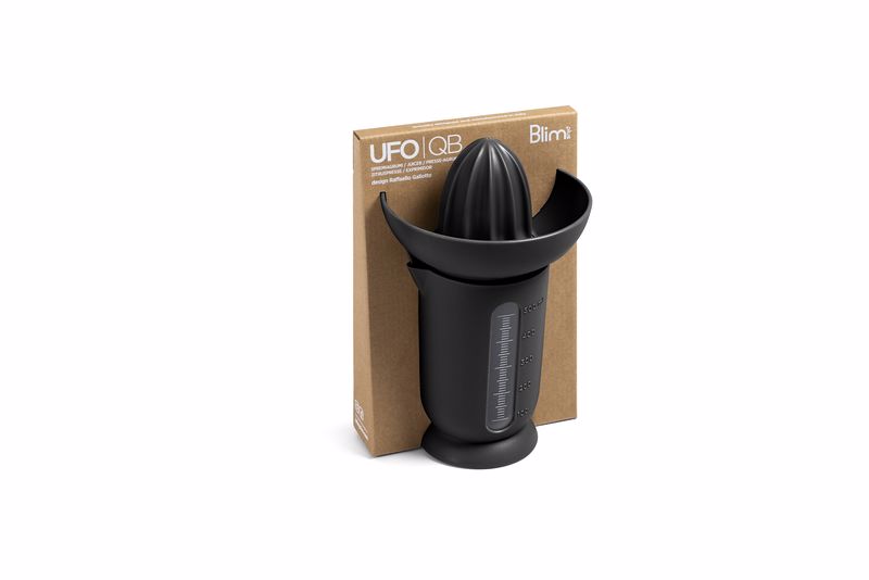 Ufo Odměrka s lisem na ovoce, 500 ml, carbon black